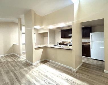 1725 Van Dyke Drive - Photo Thumbnail 13