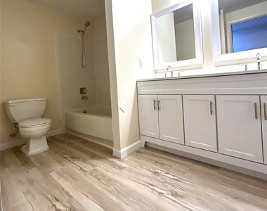 1725 Van Dyke Drive - Photo Thumbnail 17