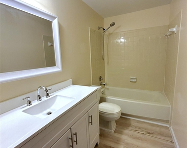 1725 Van Dyke Drive - Photo Thumbnail 23