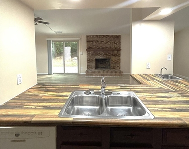 1725 Van Dyke Drive - Photo Thumbnail 9
