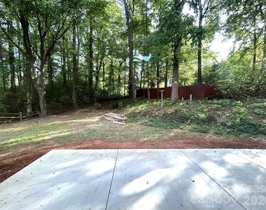 1725 Van Dyke Drive - Photo Thumbnail 2