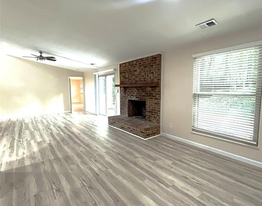 1725 Van Dyke Drive - Photo Thumbnail 10