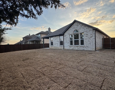 400 Stone Hollow Drive - Photo Thumbnail 20