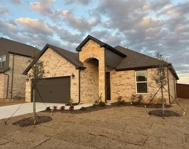400 Stone Hollow Drive - Photo Thumbnail 1