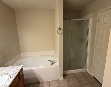 9189 Chivalry Court - Photo Thumbnail 12