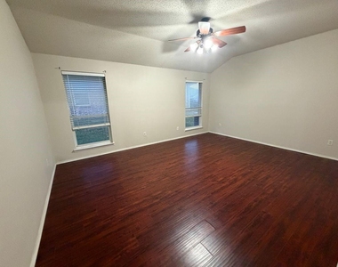 9189 Chivalry Court - Photo Thumbnail 10