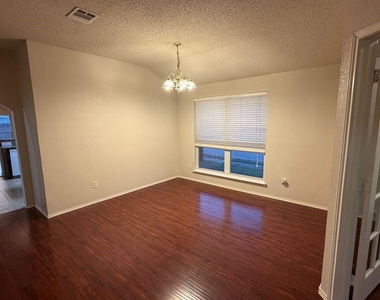 9189 Chivalry Court - Photo Thumbnail 4