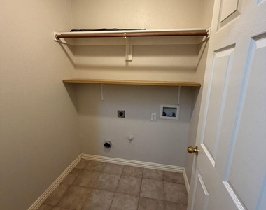 9189 Chivalry Court - Photo Thumbnail 8