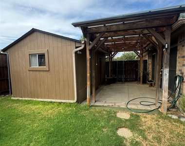 2070 Vista Drive - Photo Thumbnail 21