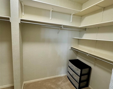 2070 Vista Drive - Photo Thumbnail 15