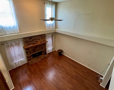 2070 Vista Drive - Photo Thumbnail 7