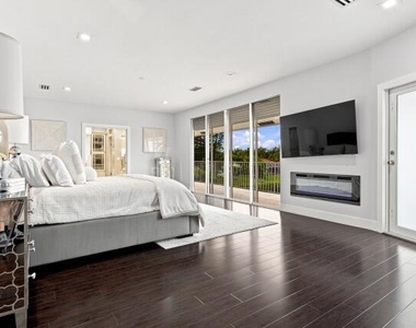 8709 Banyan Court - Photo Thumbnail 4