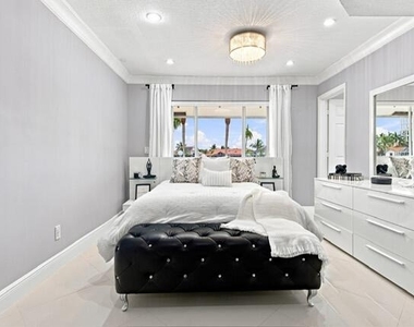 8709 Banyan Court - Photo Thumbnail 22