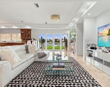 8709 Banyan Court - Photo Thumbnail 7