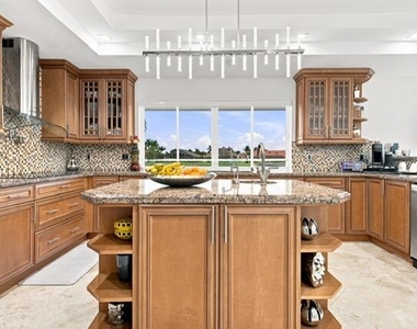 8709 Banyan Court - Photo Thumbnail 6