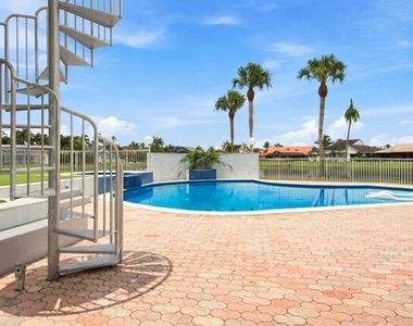 8709 Banyan Court - Photo Thumbnail 18