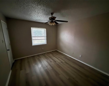 5916 Birchill Road - Photo Thumbnail 8