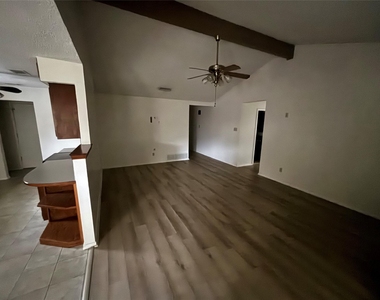 5916 Birchill Road - Photo Thumbnail 9