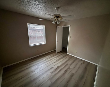 5916 Birchill Road - Photo Thumbnail 7