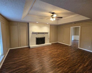 3216 Bandolino Lane - Photo Thumbnail 3