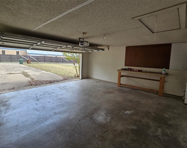 3216 Bandolino Lane - Photo Thumbnail 18