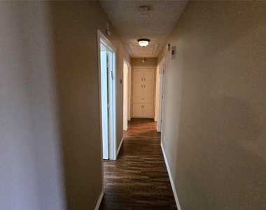 3216 Bandolino Lane - Photo Thumbnail 9