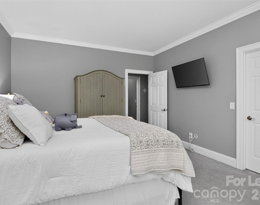 18928 Peninsula Point Drive - Photo Thumbnail 28