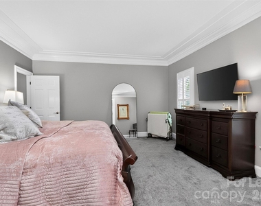18928 Peninsula Point Drive - Photo Thumbnail 20