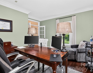 18928 Peninsula Point Drive - Photo Thumbnail 30