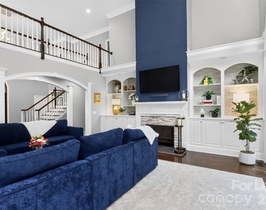 18928 Peninsula Point Drive - Photo Thumbnail 14