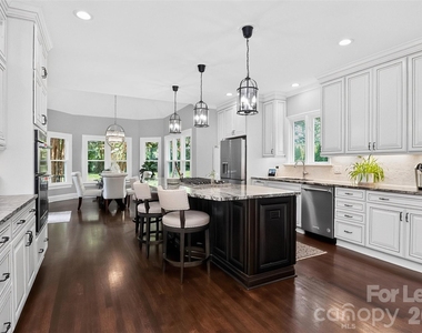 18928 Peninsula Point Drive - Photo Thumbnail 6