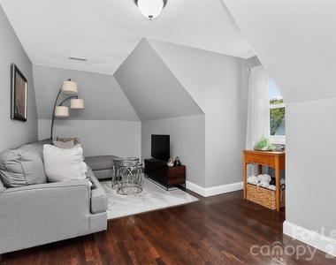 18928 Peninsula Point Drive - Photo Thumbnail 31