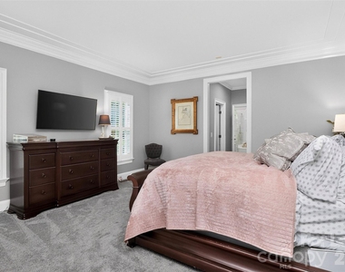 18928 Peninsula Point Drive - Photo Thumbnail 21