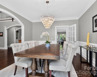 18928 Peninsula Point Drive - Photo Thumbnail 10