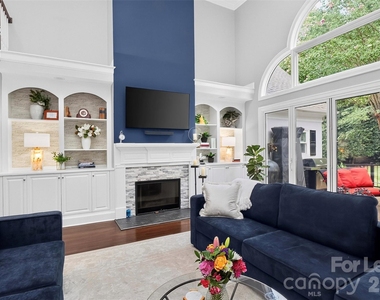 18928 Peninsula Point Drive - Photo Thumbnail 15