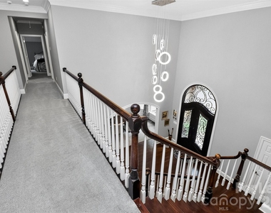 18928 Peninsula Point Drive - Photo Thumbnail 22