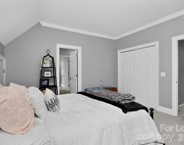 18928 Peninsula Point Drive - Photo Thumbnail 29