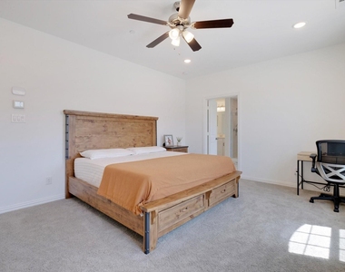 205 Somerset Drive - Photo Thumbnail 17