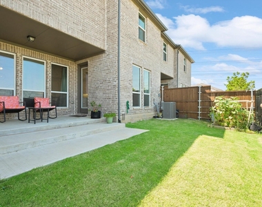 205 Somerset Drive - Photo Thumbnail 31