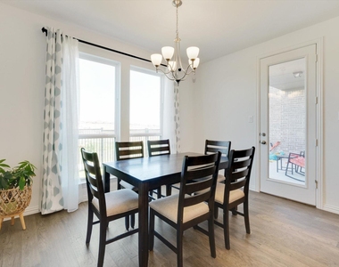 205 Somerset Drive - Photo Thumbnail 15