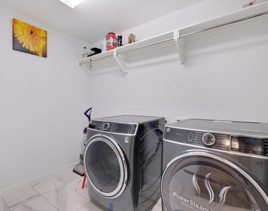 205 Somerset Drive - Photo Thumbnail 28