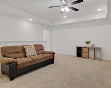 205 Somerset Drive - Photo Thumbnail 23