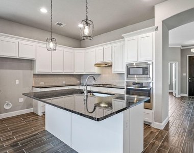 1152 Olympic Drive - Photo Thumbnail 6