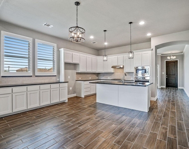 1152 Olympic Drive - Photo Thumbnail 5