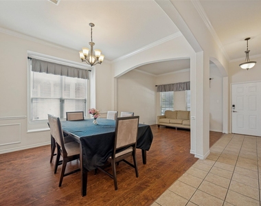 1615 Bur Oak Drive - Photo Thumbnail 4