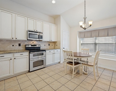 1615 Bur Oak Drive - Photo Thumbnail 6