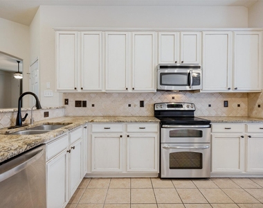 1615 Bur Oak Drive - Photo Thumbnail 8