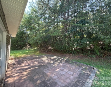 1601 Elk Creek Court - Photo Thumbnail 16