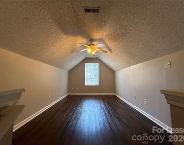1601 Elk Creek Court - Photo Thumbnail 15