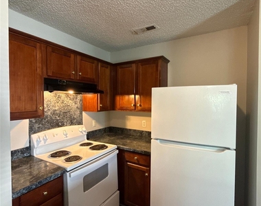 1601 Elk Creek Court - Photo Thumbnail 4